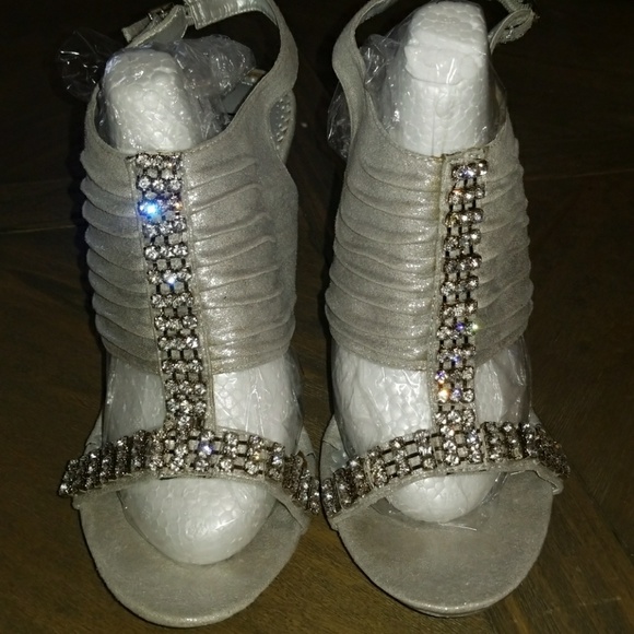 Cinderella heels - Picture 2 of 3